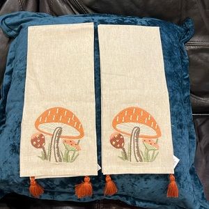 Embroidered tea towel set